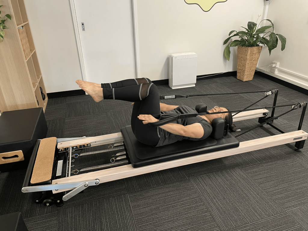 Original photo Hands in staps pulling straps towards pockets